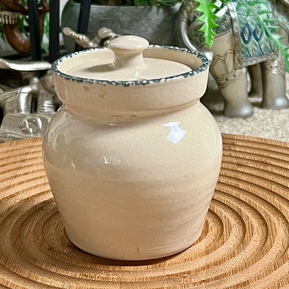 VINTAGE Marked CASEY POTTERY MARSHALL TEXAS 1995 Hand Made Honey Or Sugar Pot - Picture 3 of 11